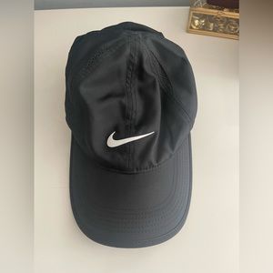 Women’s Nike dry fit running hat